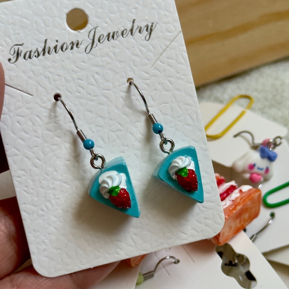 Fashion Jewelry Turquoise Strawberry Slice Drop Earrings
